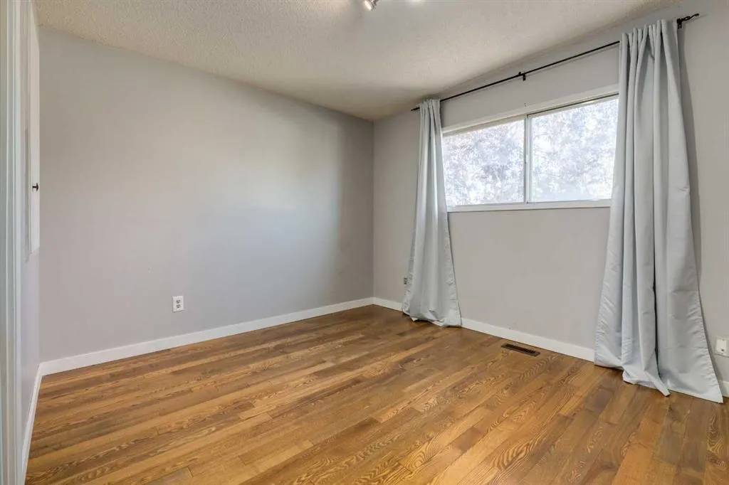 263 Silver Mead Close NW