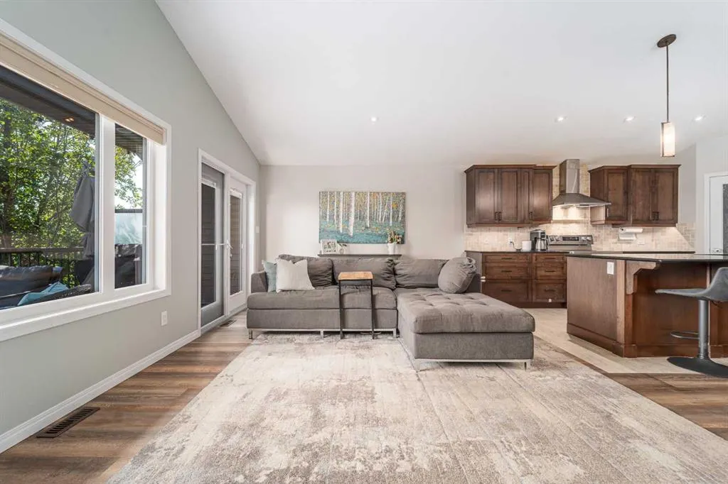 227 Mt Sundial Court W