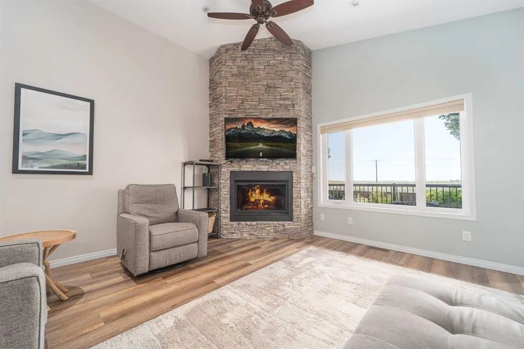 227 Mt Sundial Court W