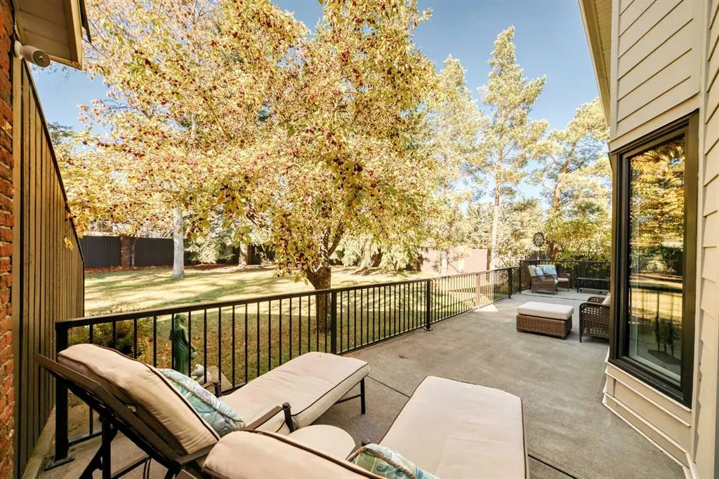 35 Oakmount Court SW, #9