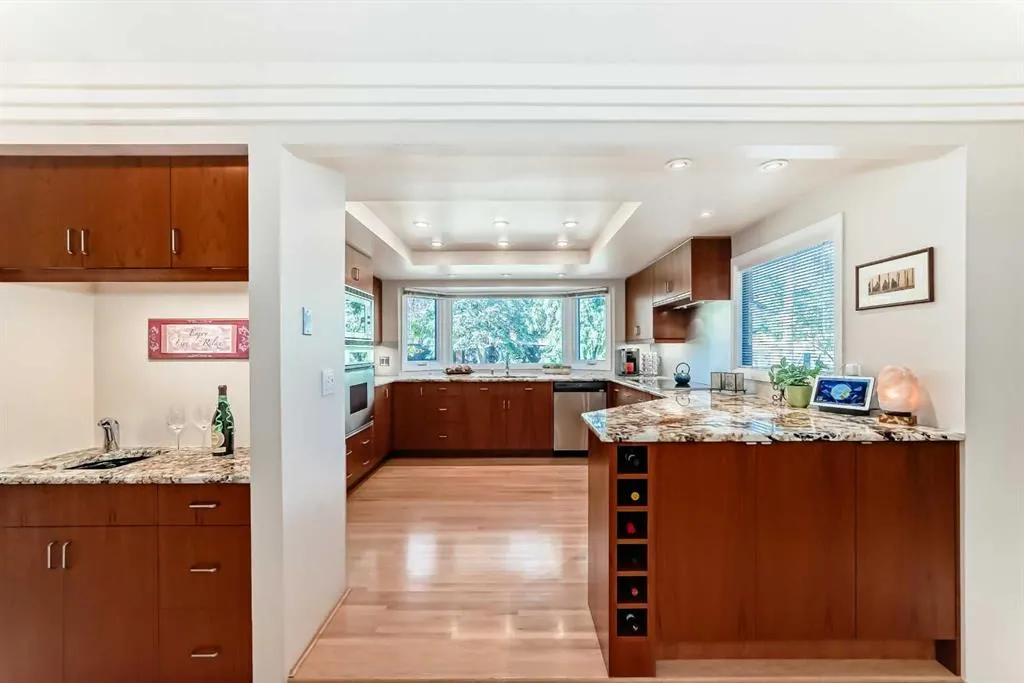 35 Oakmount Court SW, #9