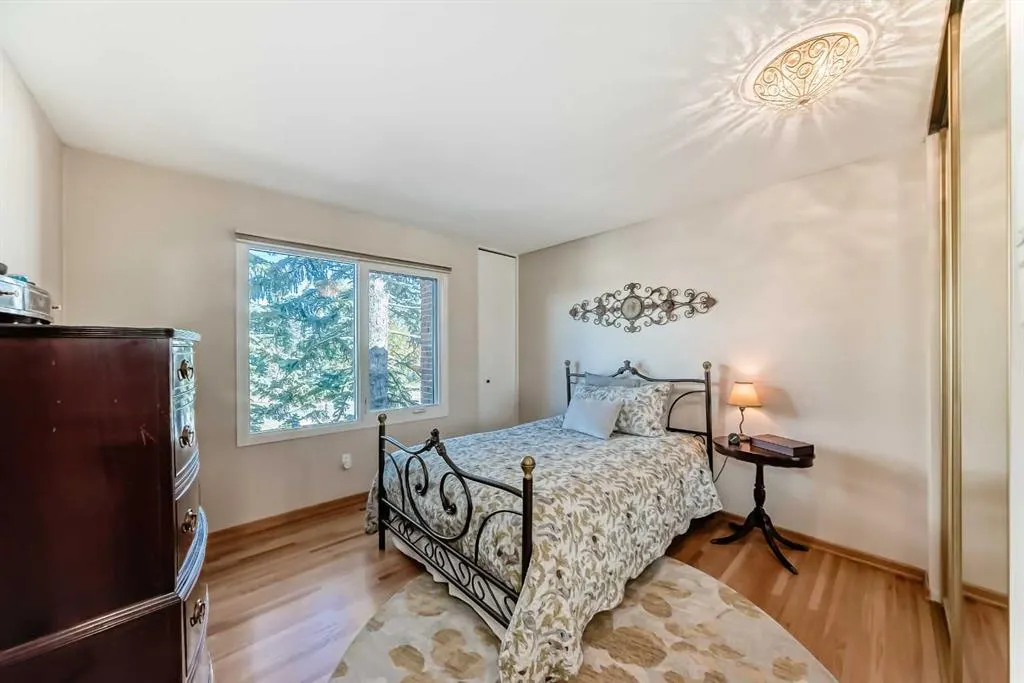 35 Oakmount Court SW, #9