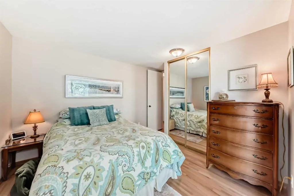 35 Oakmount Court SW, #9