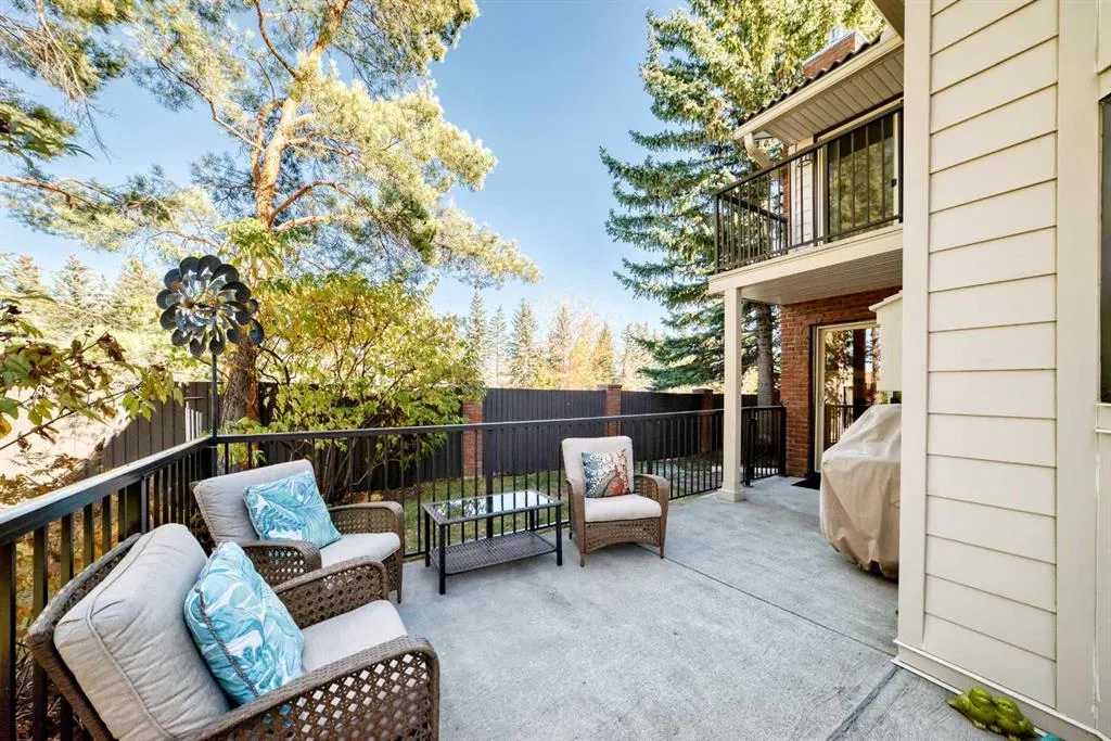 35 Oakmount Court SW, #9