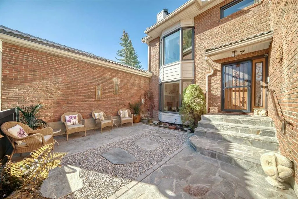 35 Oakmount Court SW, #9