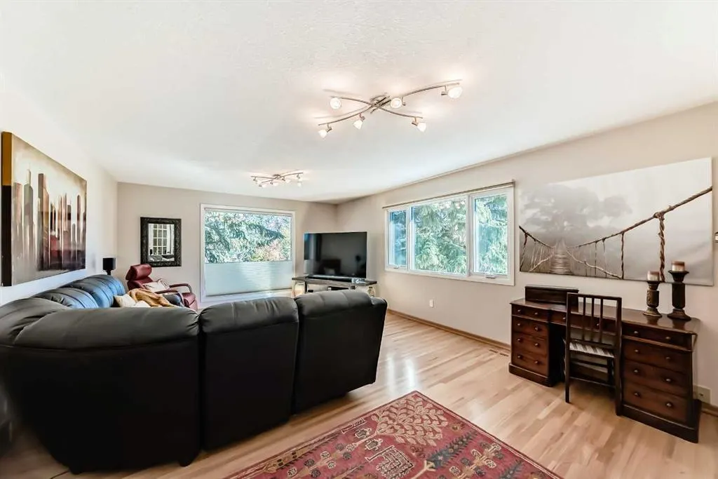 35 Oakmount Court SW, #9