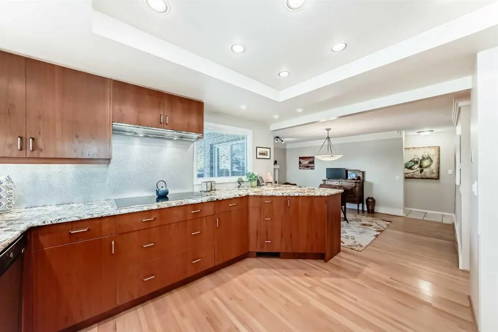 35 Oakmount Court SW, #9