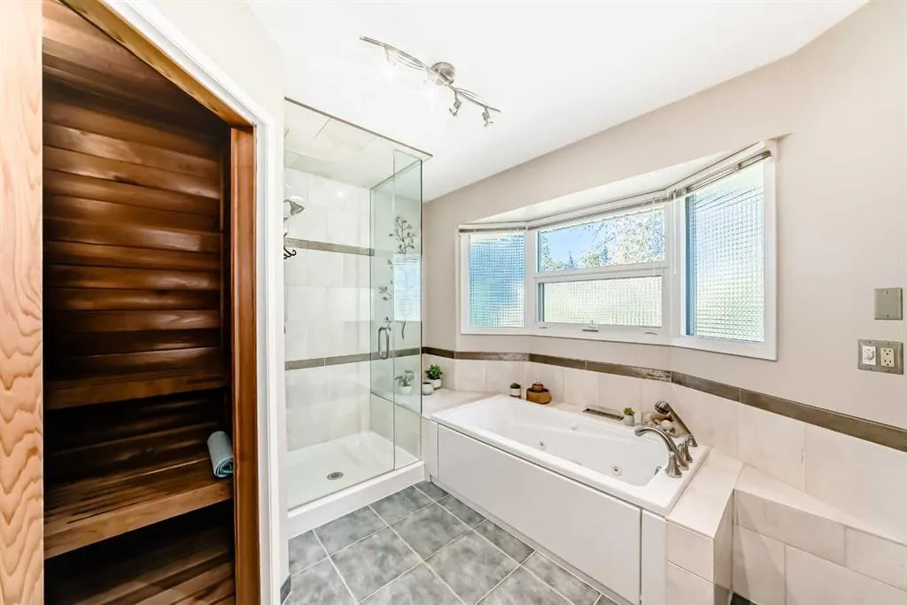 35 Oakmount Court SW, #9