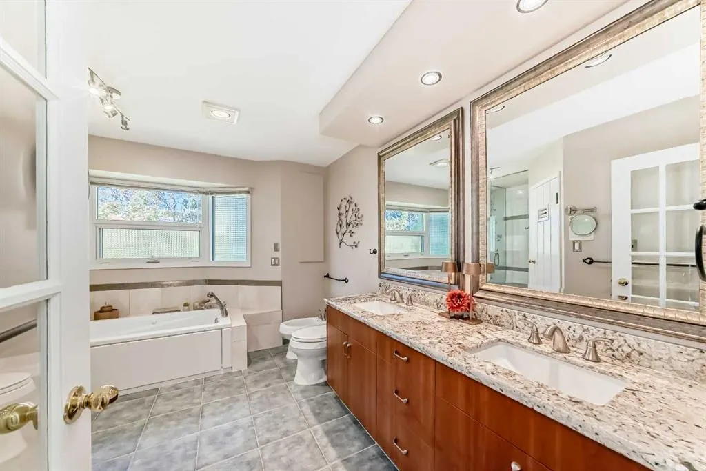 35 Oakmount Court SW, #9