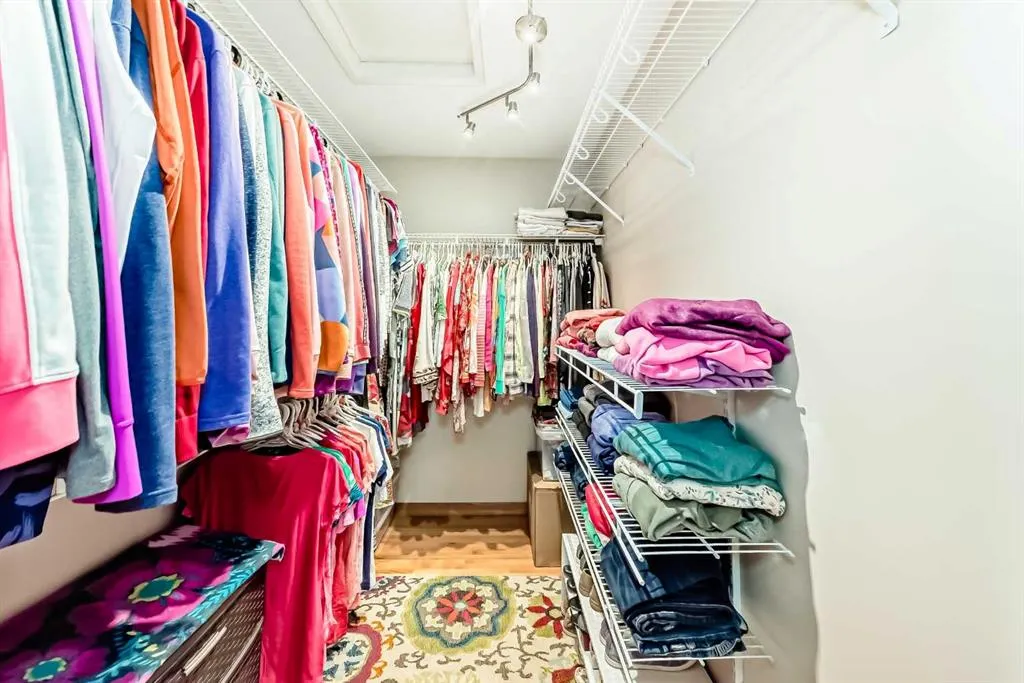 35 Oakmount Court SW, #9