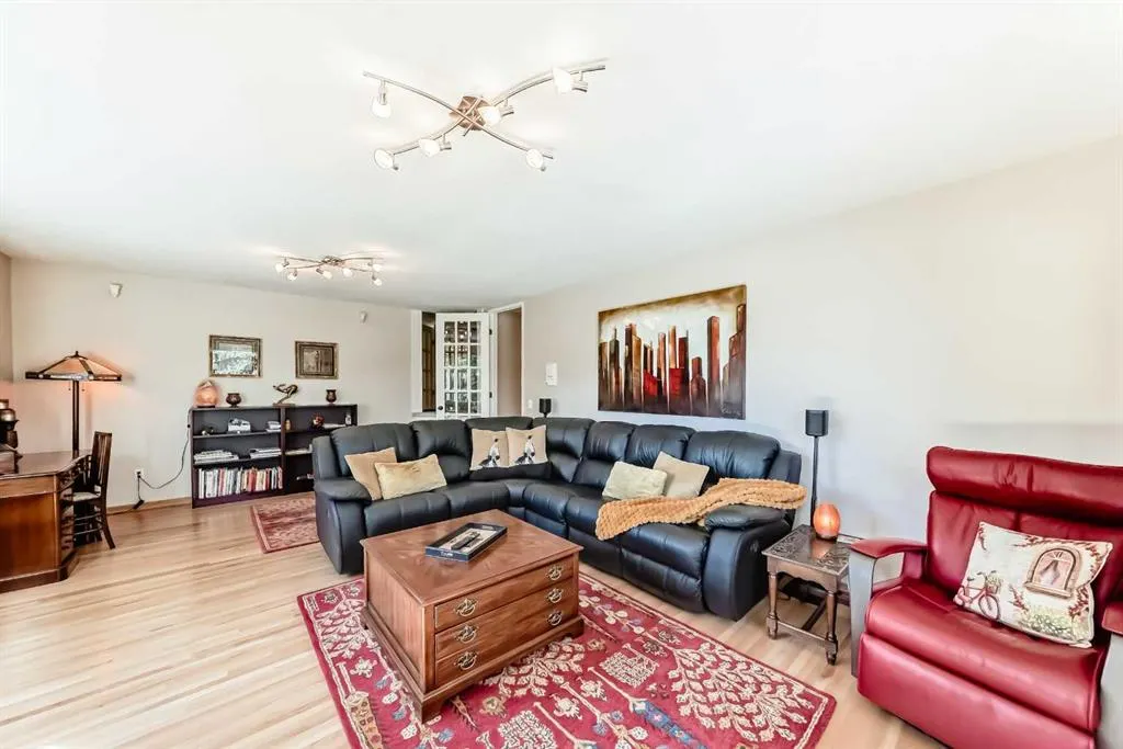 35 Oakmount Court SW, #9