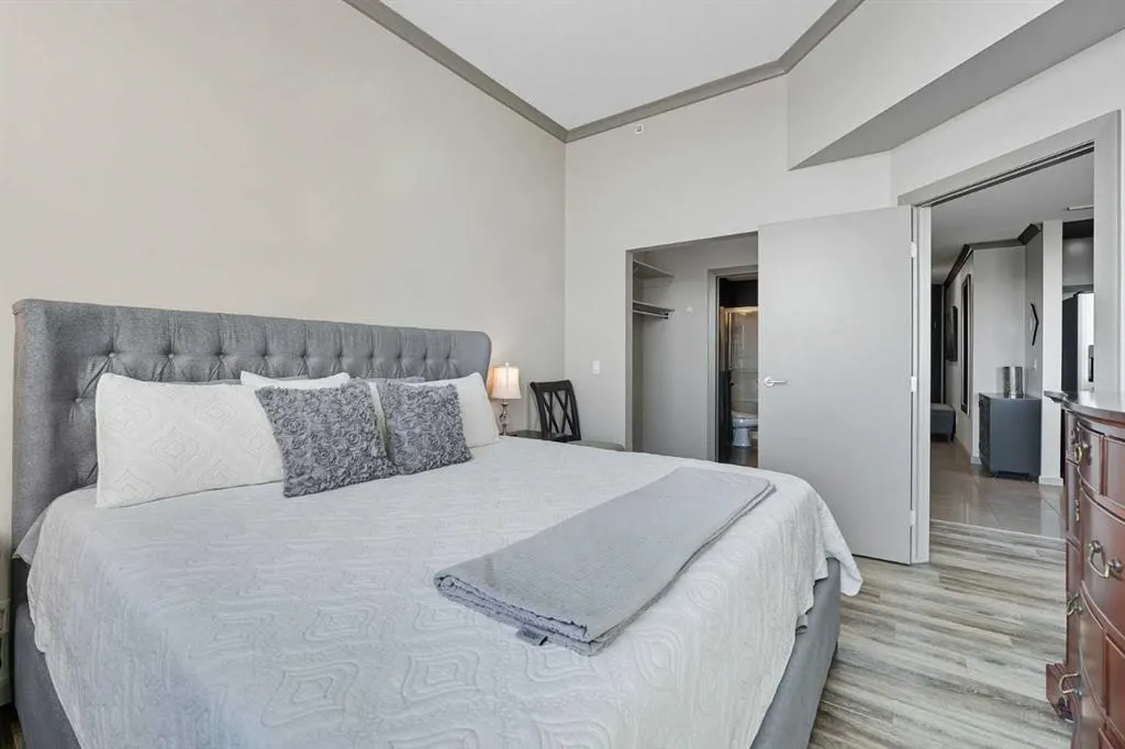 210 15 Avenue SE, #3204