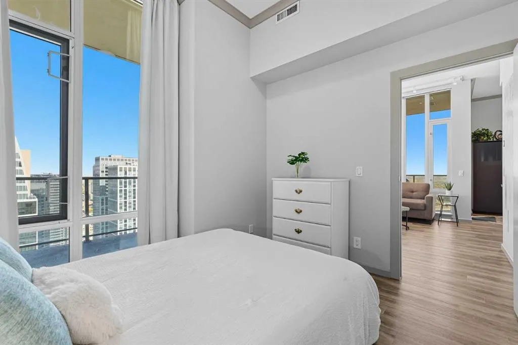 210 15 Avenue SE, #3204