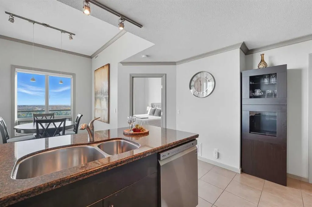 210 15 Avenue SE, #3204