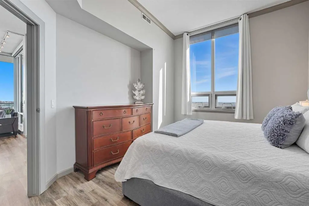 210 15 Avenue SE, #3204