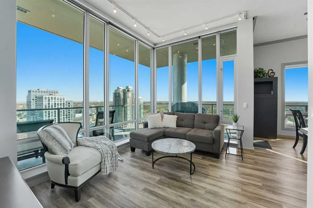210 15 Avenue SE, #3204