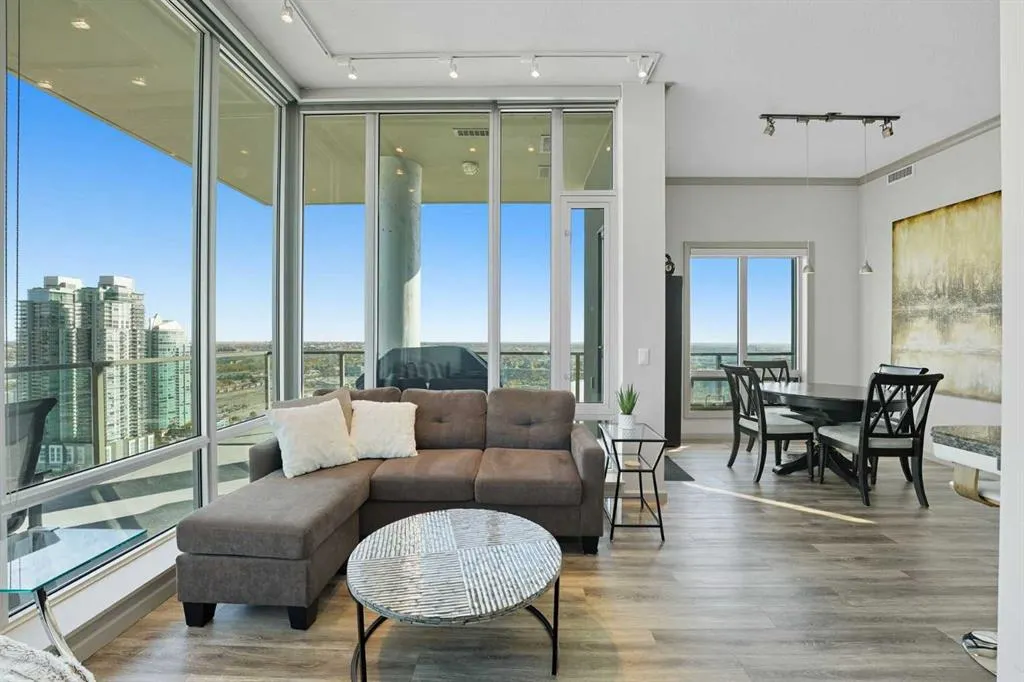 210 15 Avenue SE, #3204