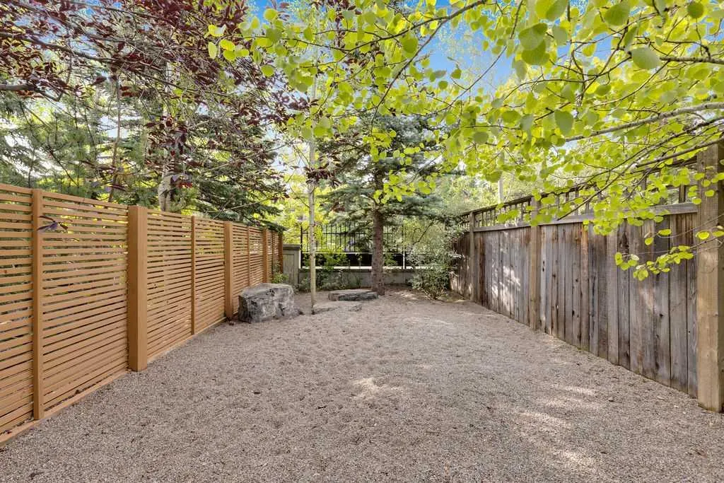 43 Aspen Meadows Green SW