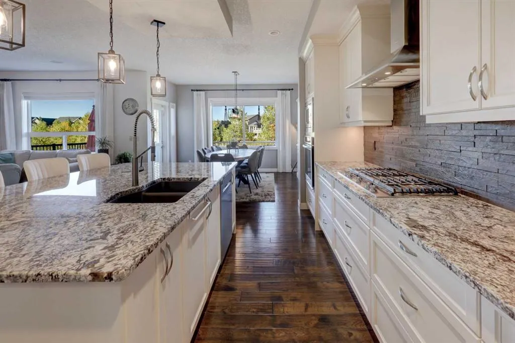 213 Kingsmere Cove SE