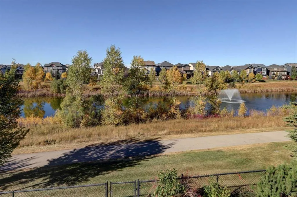 213 Kingsmere Cove SE