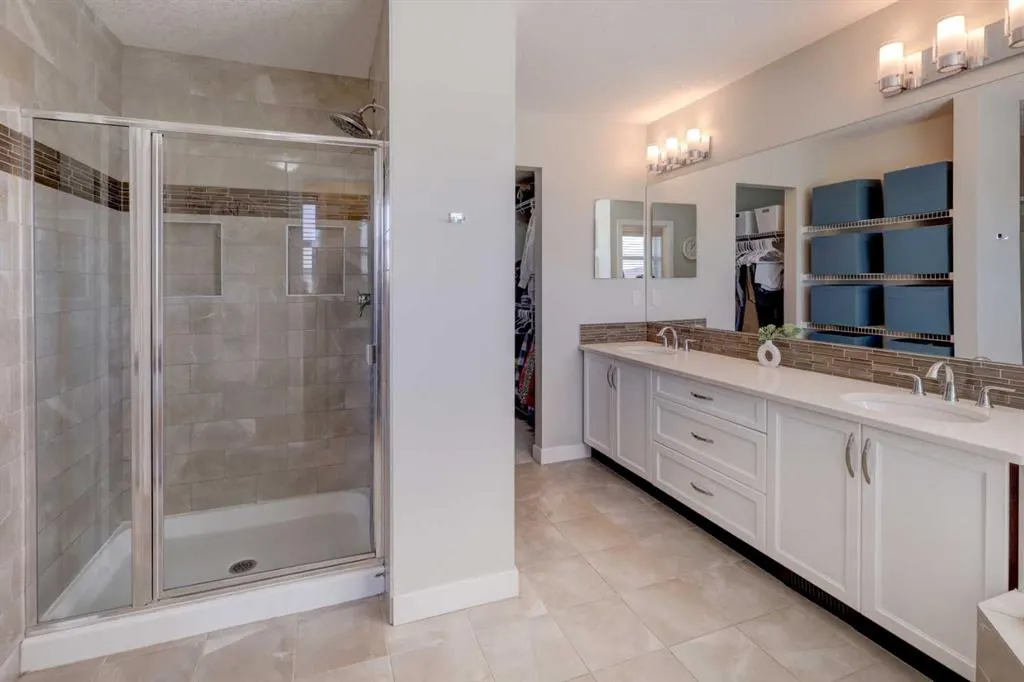 213 Kingsmere Cove SE