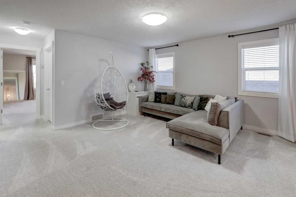 213 Kingsmere Cove SE
