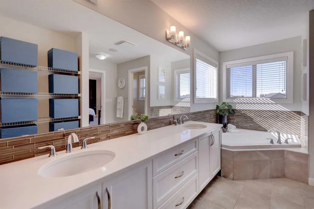 213 Kingsmere Cove SE