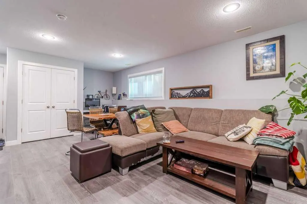 43 Windermere Close