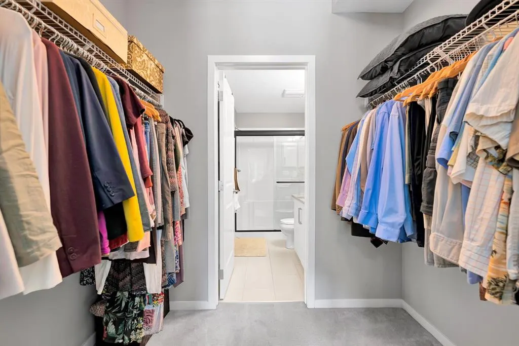 20 Mahogany Mews SE, #201