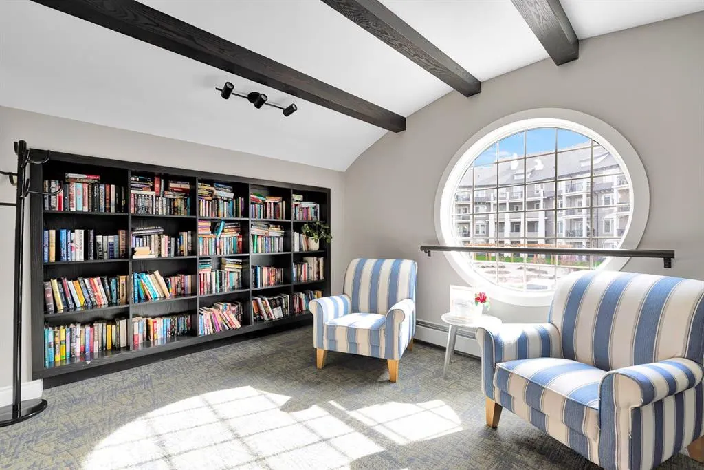 20 Mahogany Mews SE, #201