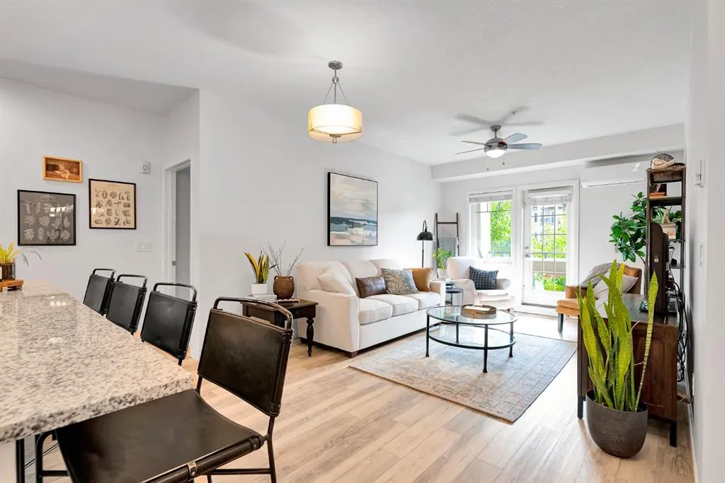20 Mahogany Mews SE, #201