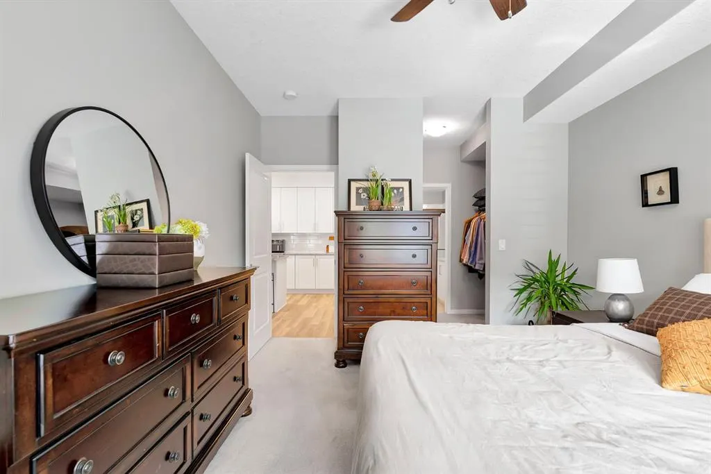 20 Mahogany Mews SE, #201