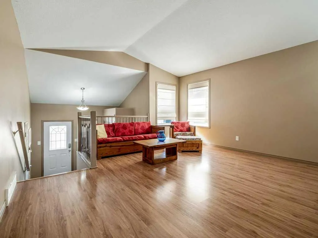 48 Aberdeen Road W