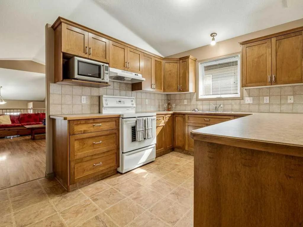 48 Aberdeen Road W