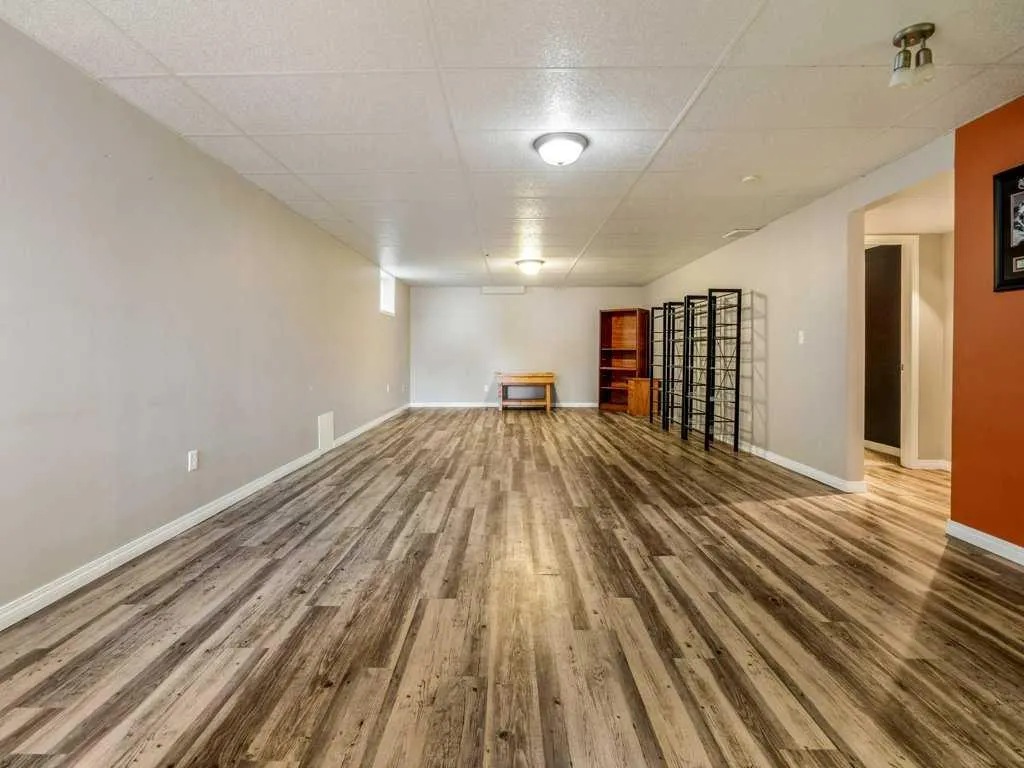 48 Aberdeen Road W