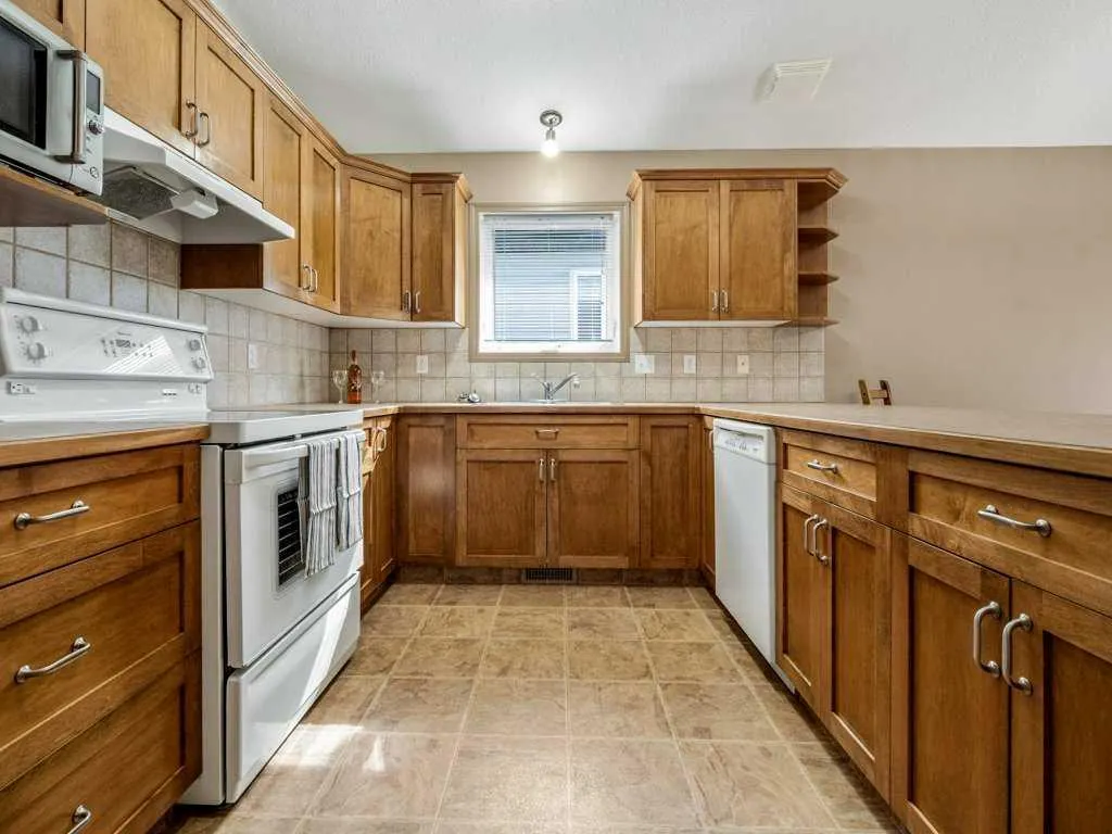 48 Aberdeen Road W