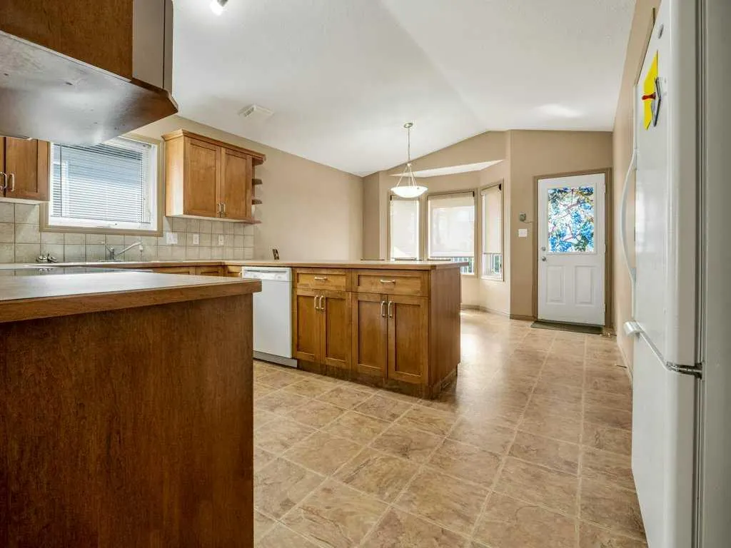 48 Aberdeen Road W