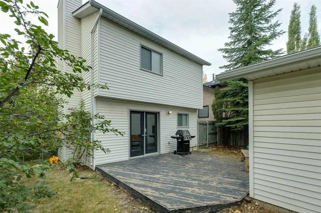 236 Hawkwood Boulevard NW