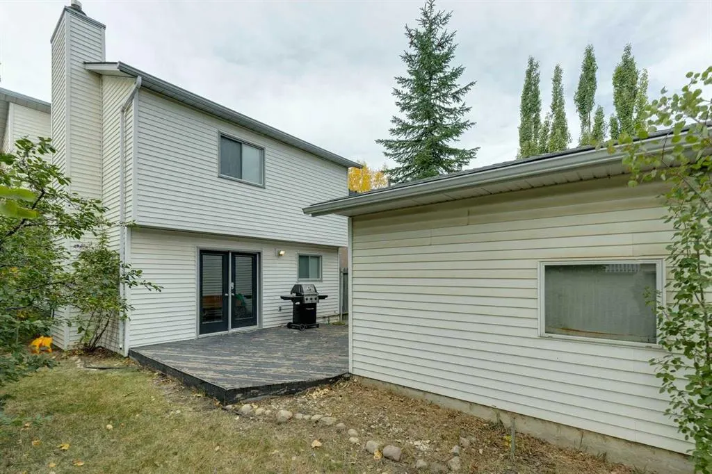 236 Hawkwood Boulevard NW