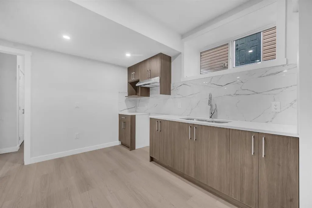 151 Carringham Way NW