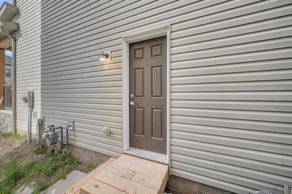 151 Carringham Way NW