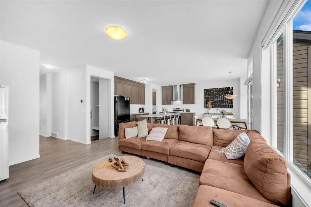 151 Carringham Way NW