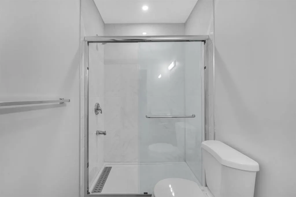 151 Carringham Way NW