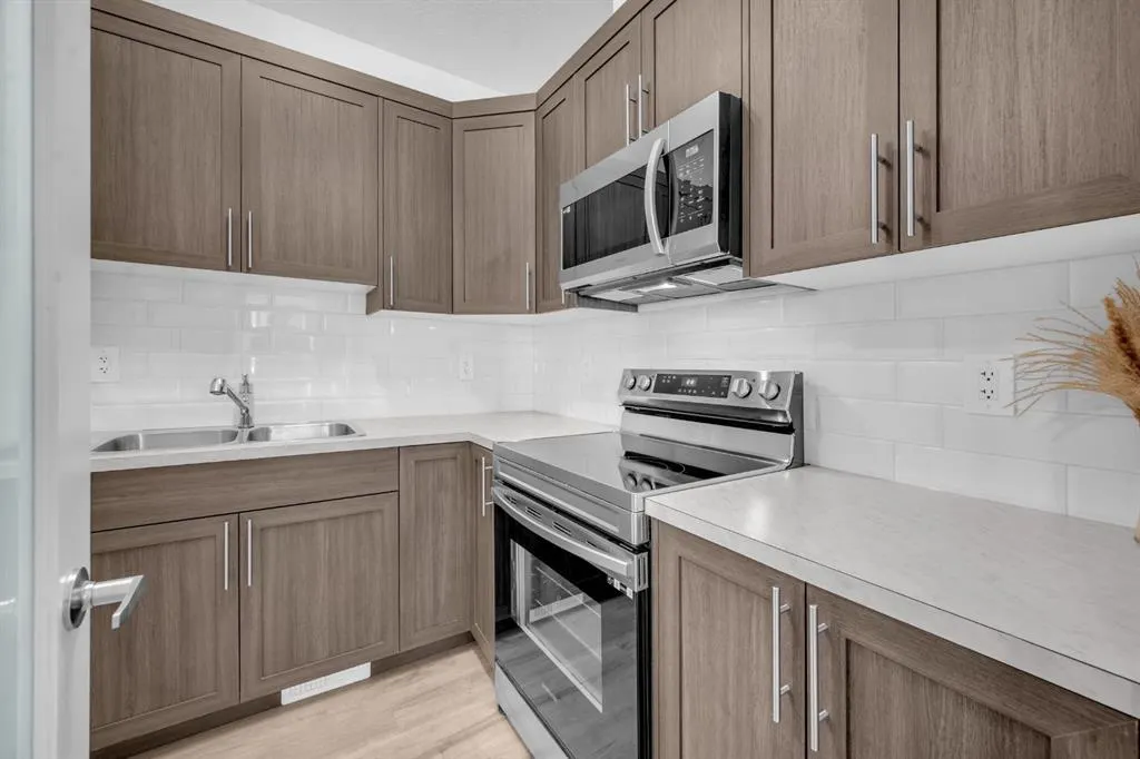 151 Carringham Way NW
