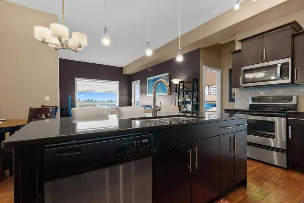 5110 36 Street, #401