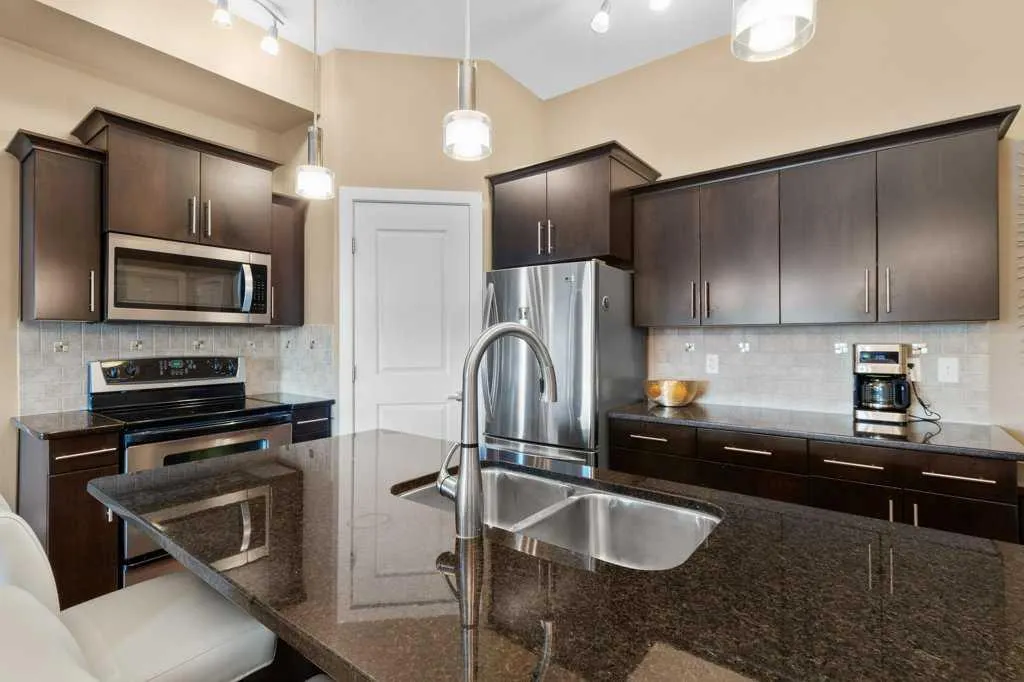 5110 36 Street, #401