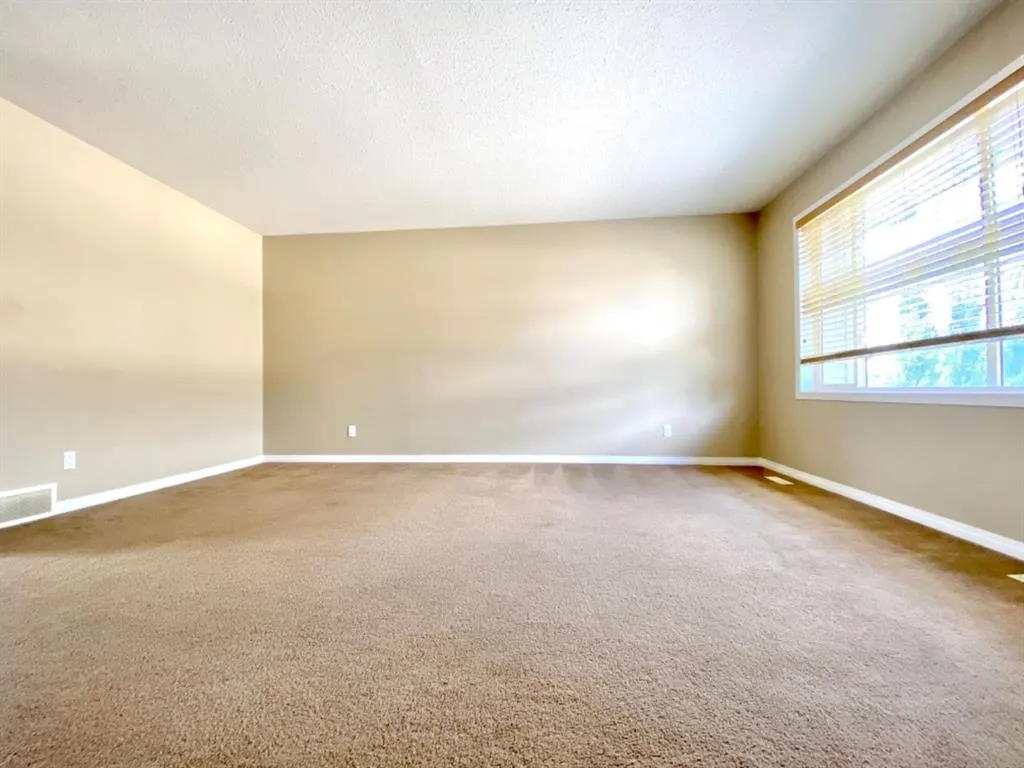 4010 47 Street, #9