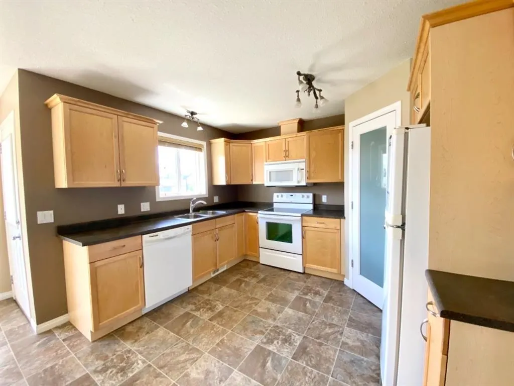 4010 47 Street, #9
