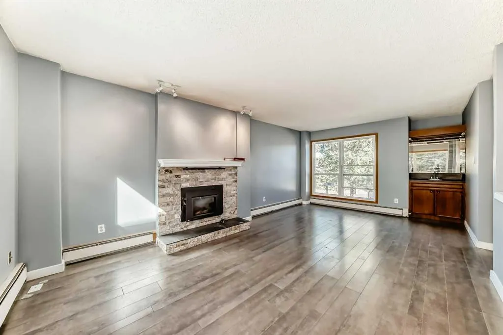 860 Midridge Drive SE, #324