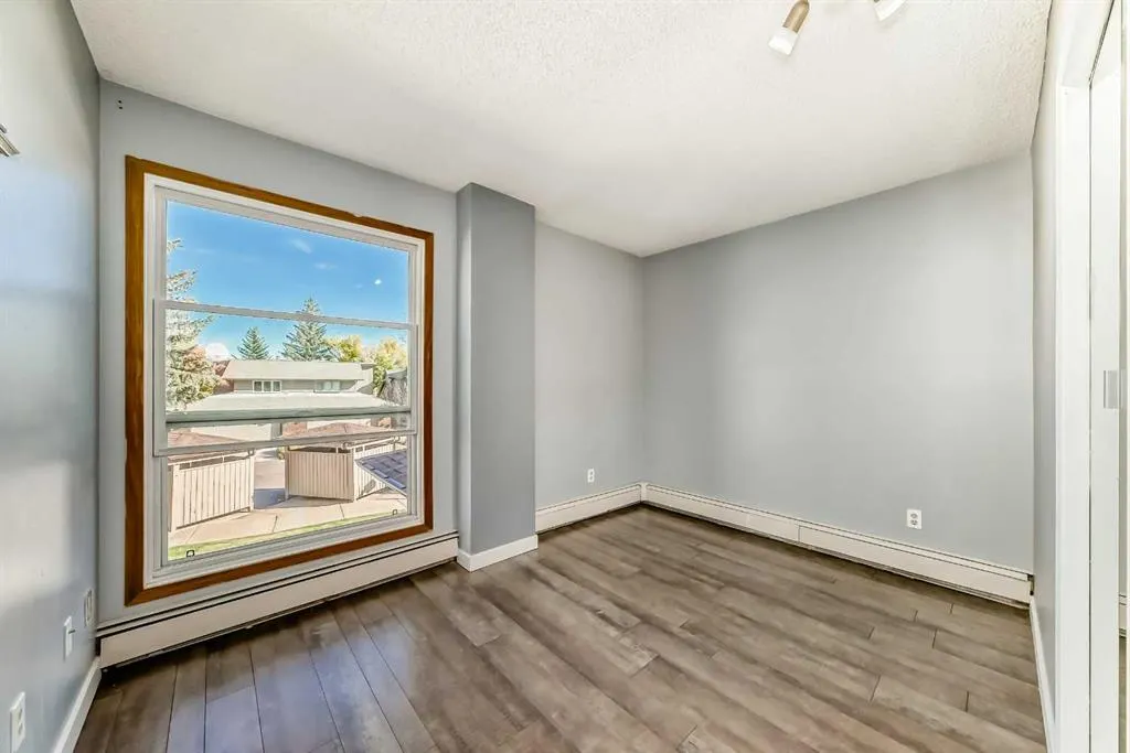 860 Midridge Drive SE, #324